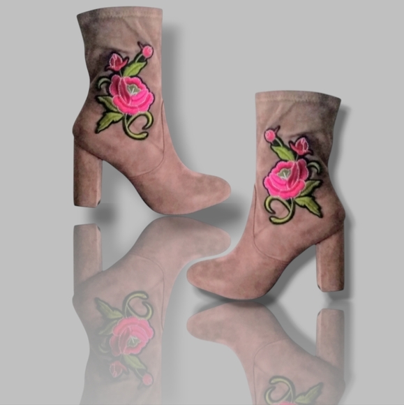 🛑BOGO 🆕Camel Floral Embroidered Detailed High Ankle Boot - Picture 11 of 11